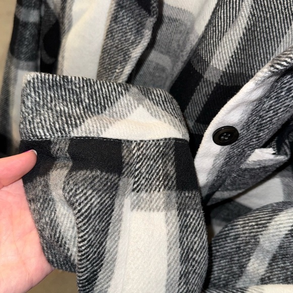 🖤1 Clique Black and Grey Plaid Shacket - Size 1X 🖤 - Picture 8 of 11